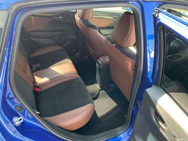 2017 Honda Fit/Jazz Auto, Top Specs Leather 393209827