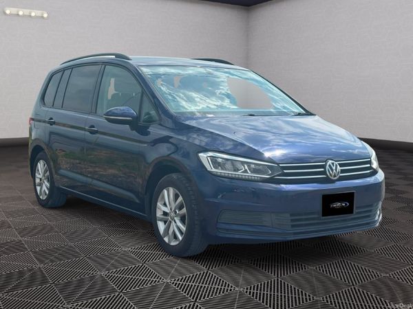 Volkswagen Touran 7-Seater Automatic 393370441