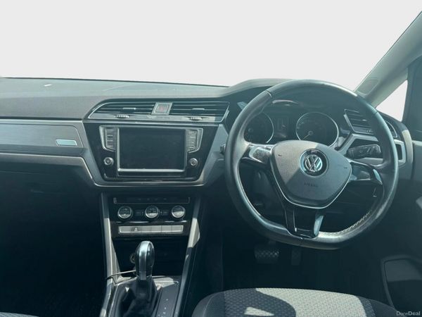 Volkswagen Touran 7-Seater Automatic 393370445