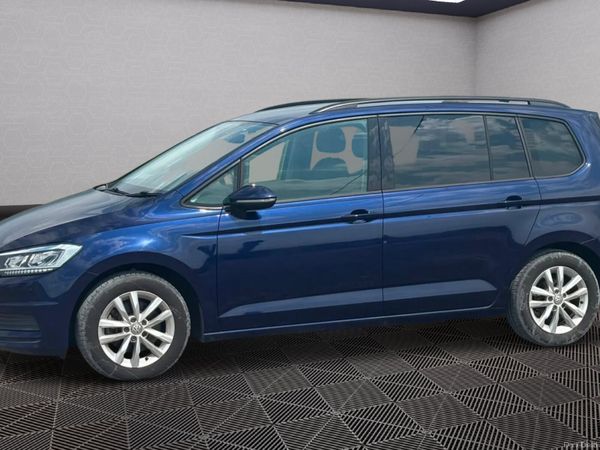 Volkswagen Touran 7-Seater Automatic 393370457