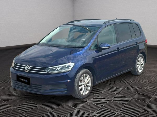 Volkswagen Touran 7-Seater Automatic 393370437