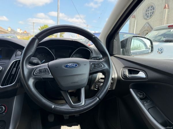 Ford Focus Excellent Condition 393443769
