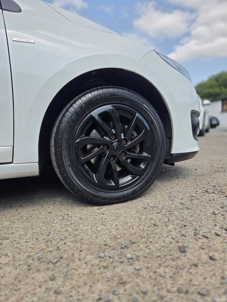 Pearl White Low Mileage Renault Megane 393558189