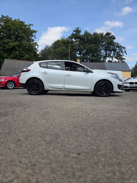 Pearl White Low Mileage Renault Megane 393558137