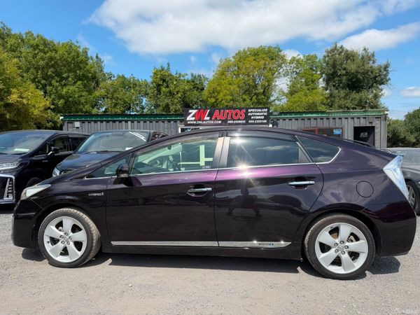 131 Toyota Prius Hybrid 393564205