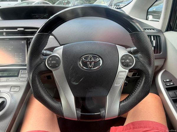 131 Toyota Prius Hybrid 393564213