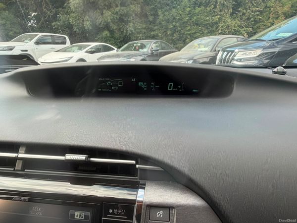 131 Toyota Prius Hybrid 393564221