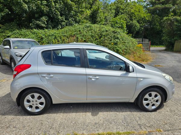 Hyundai i20 2010 1.2cc 5 door low mileage 393568029
