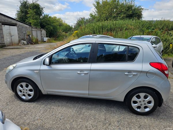 Hyundai i20 2010 1.2cc 5 door low mileage 393568109