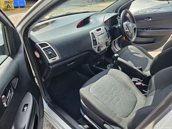 Hyundai i20 2010 1.2cc 5 door low mileage 393569341