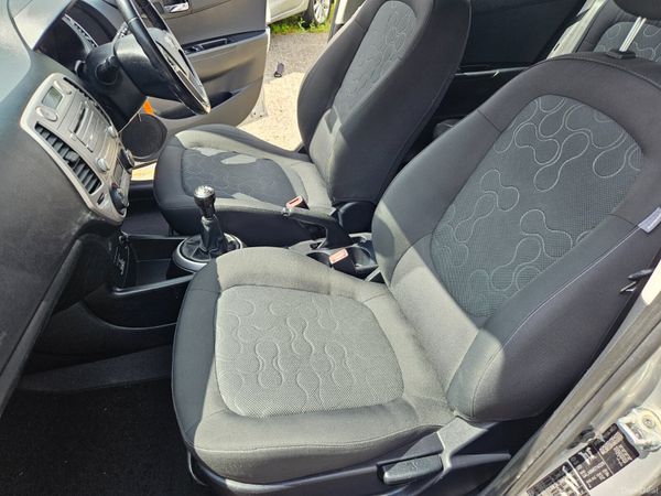 Hyundai i20 2010 1.2cc 5 door low mileage 393569429