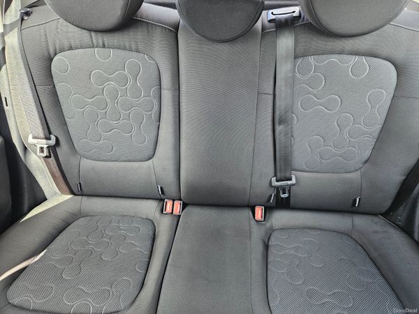 Hyundai i20 2010 1.2cc 5 door low mileage 393569435