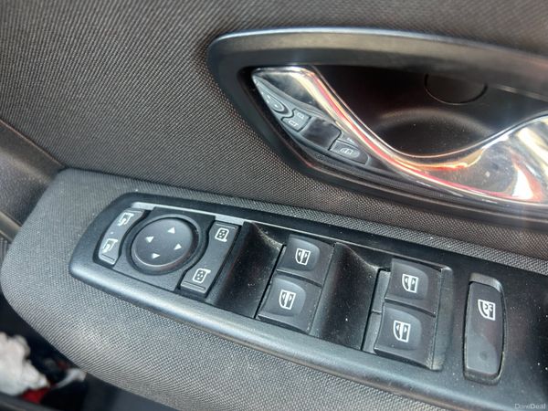 Renault Fluence 2016, low mileage 393572831
