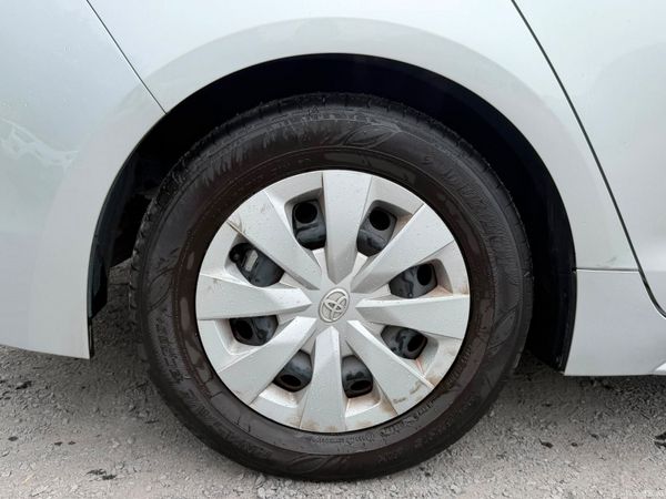 232  TOYOTA COROLLA 18 HYBRID 393508443