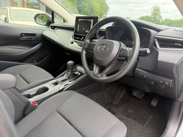 232  TOYOTA COROLLA 18 HYBRID 393508447