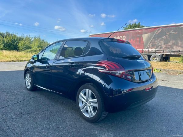 PEUGEOT 208 1.2L Automatic Very low Mileage 393510093