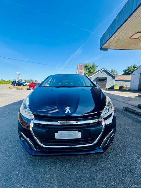 PEUGEOT 208 1.2L Automatic Very low Mileage 393510117