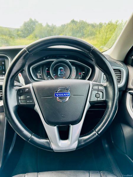 VOLO V40 T4 (2015) 1.6L PETROL AUTOMATIC VERY LOW 393514035