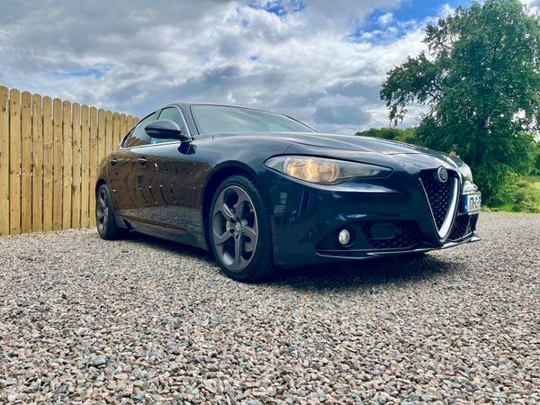 Alfa Romeo Giulia 2017 393515663