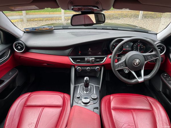 Alfa Romeo Giulia 2017 393515667