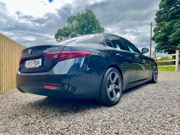 Alfa Romeo Giulia 2017 393515681