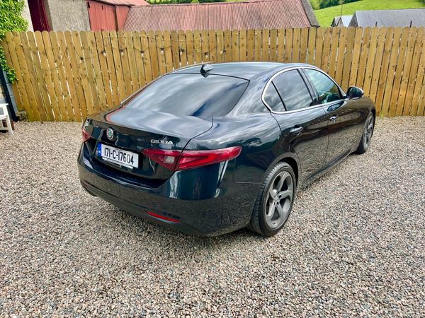 Alfa Romeo Giulia 2017 393515687
