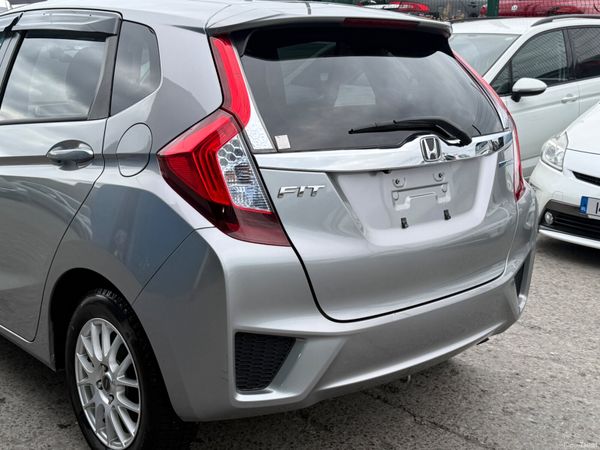 2014 Honda Fit Hybrid / L Spec/ Car play 393530039