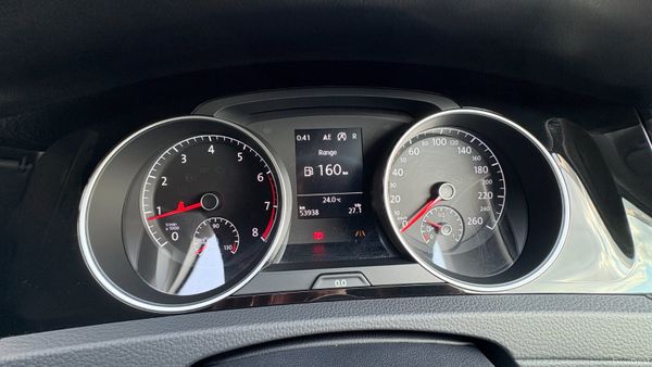 Volkswagen Golf 1.4TSI Auto 2017 393646259