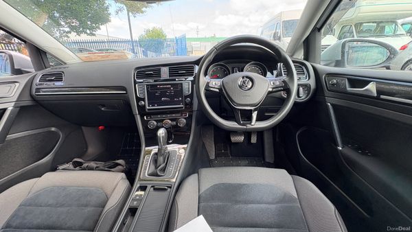 Volkswagen Golf 1.4TSI Auto 2017 393646275