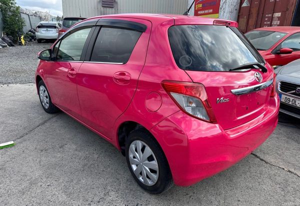2014 Toyota Vitz, 5 of 12
