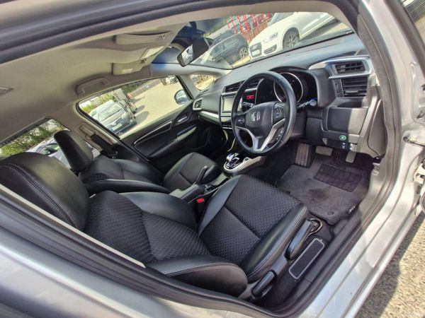 2015 Honda Fit 1.5L Hybrid Low Miles Fresh NCT 393649053