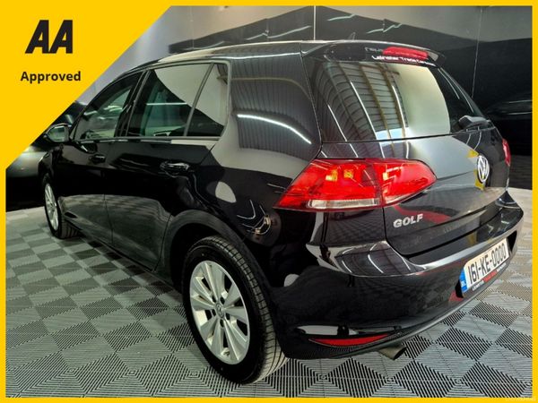 🚗 Volkswagen Golf  – Only 75000km! 🚗 393608603