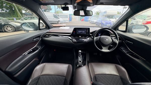 Toyota C-HR 1.8 Hybrid petrol 2017 393748715