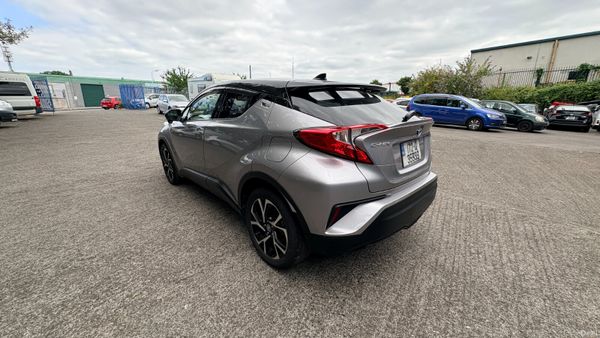 Toyota C-HR 1.8 Hybrid petrol 2017 393748719