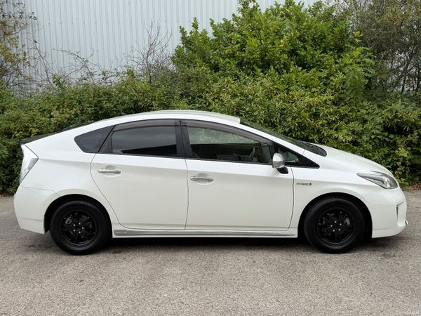 Toyota Prius Self Charging Hybrid 393767459