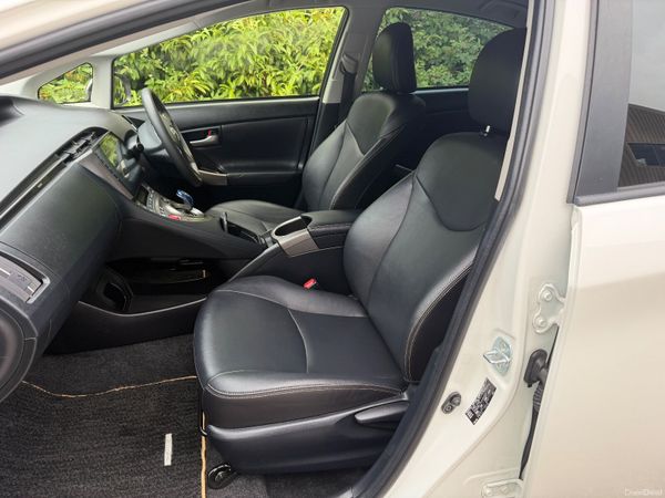 Toyota Prius Self Charging Hybrid 393767529
