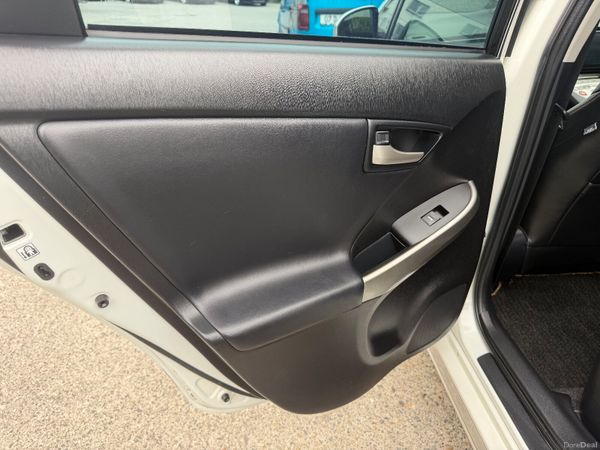 Toyota Prius Self Charging Hybrid 393767533