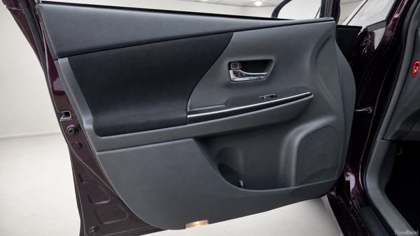 Toyota prius alpha 7 seater Self charging Hybrid 393769119