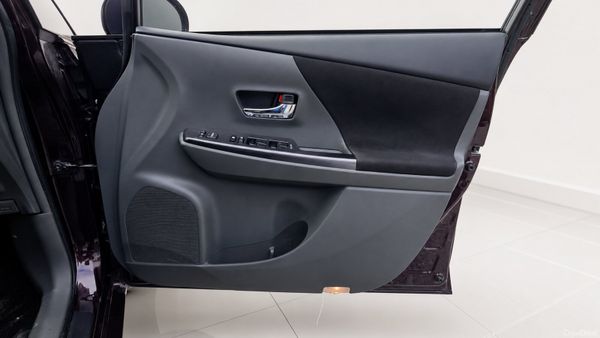 Toyota prius alpha 7 seater Self charging Hybrid 393769123