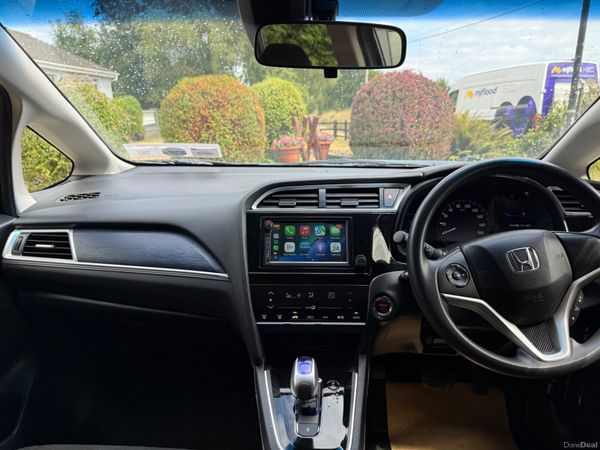 Honda Shuttle 2017 1.5 Petrol Hybrid 393769541