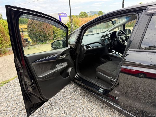 Honda Shuttle 2017 1.5 Petrol Hybrid 393769543
