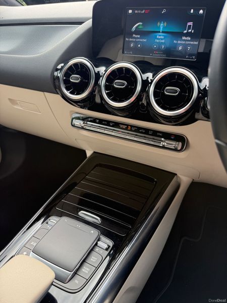 Now Reserved! Stunning 202 Mercedes-Benz GLA200d! 393723671