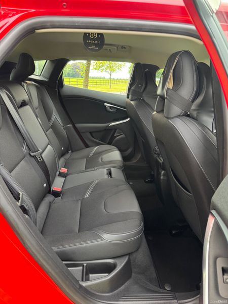 2015 Volvo V40 1.6 Petrol Automatic full spec 393819543