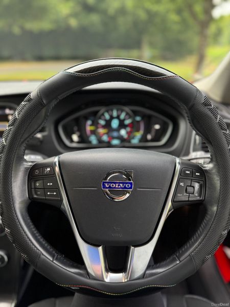 2015 Volvo V40 1.6 Petrol Automatic full spec 393819551