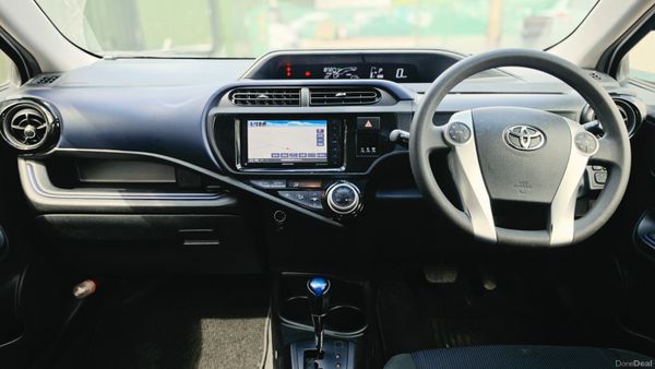 Toyota Aqua 393831209