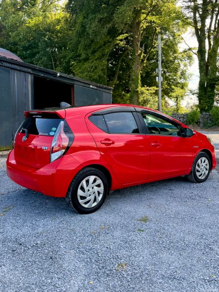 Toyota Aqua | 2015 | 79,000 KM | AUTO| HYBRID 393954125