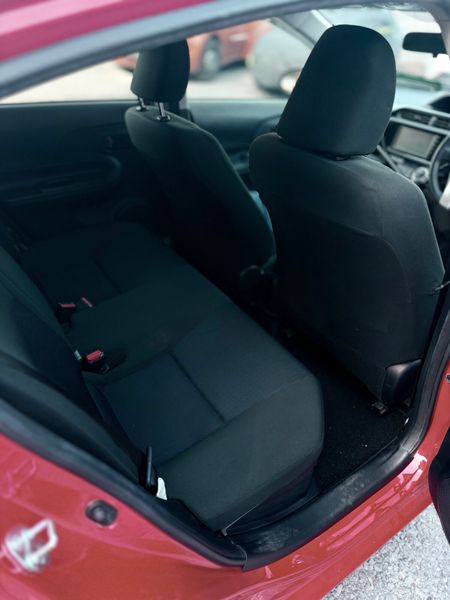 Toyota Aqua | 2015 | 79,000 KM | AUTO| HYBRID 393954129