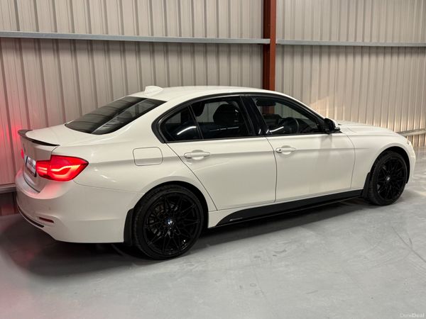2015 BMW 3-Series Sport 393908775