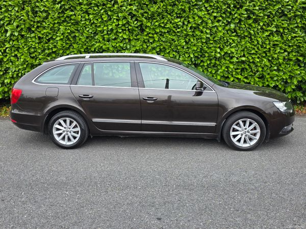 2014 Skoda Superb Combi 1.6 TDI Ambiente Estate 393912787