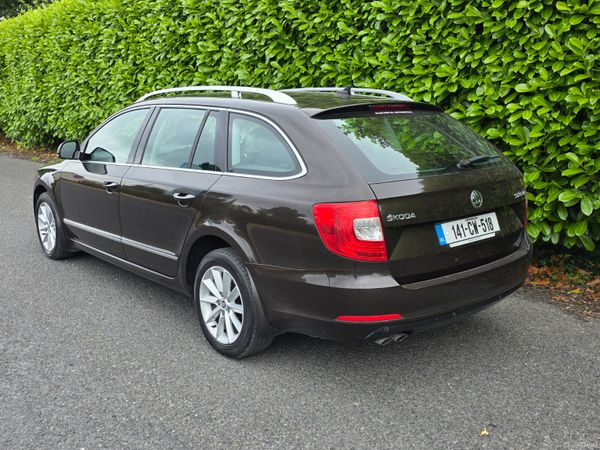 2014 Skoda Superb Combi 1.6 TDI Ambiente Estate 393912793